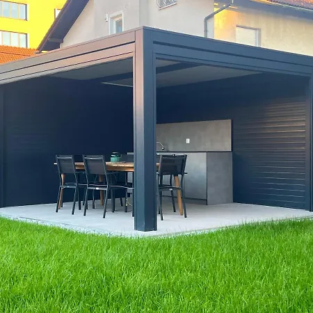 Urban Apartment *