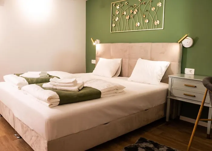 Urban - Quiet & Free Parking Appartement