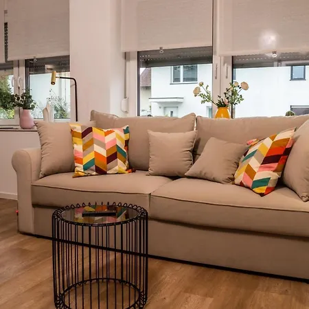 Urban - Quiet & Free Parking