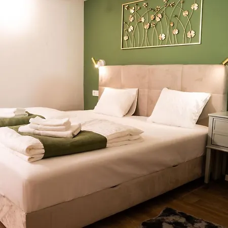 Ljubljana Urban Apartments - Quiet Stay, Free Parking & Netflix Lägenhet