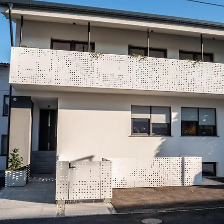 Urban - Quiet & Free Parking * Lubiana