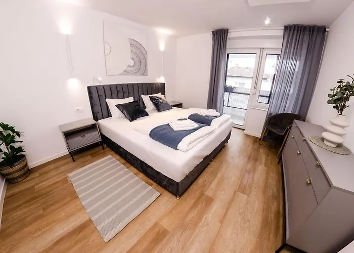 Urban - Quiet & Free Parking